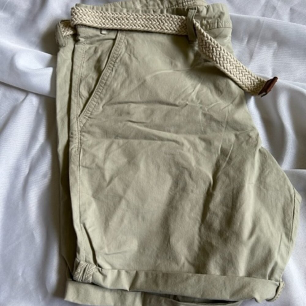 DENIM & FLOWER mens shorts, size 38